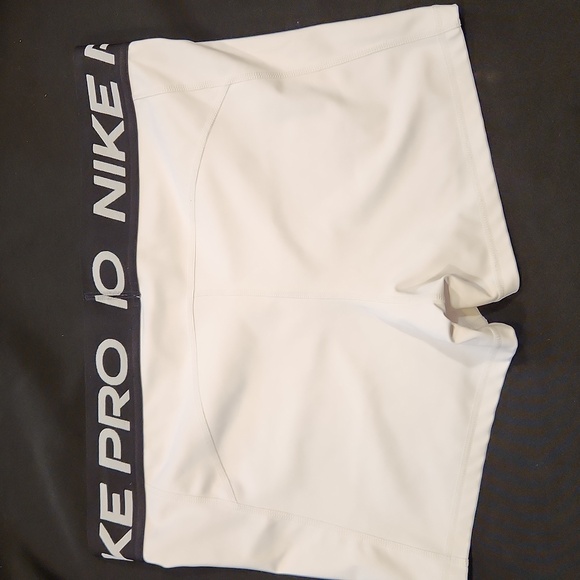 Nike Pro Dri-fit shorts XL (womens) - Picture 5 of 5